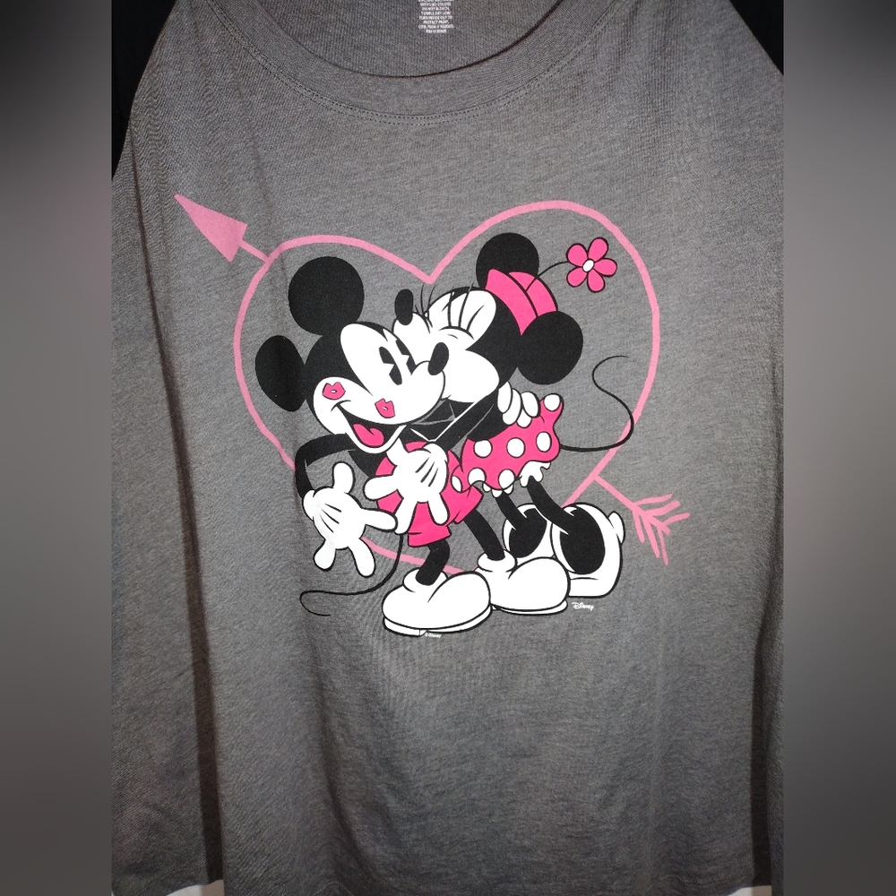 Disney Mickey Mouse Minnie Kiss Raglan Tee Size 4 4X Torrid NWOT - Picture 2 of 8